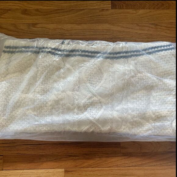 Taylor Swift Folklore Cardigan XL/2XL- Brand New Official Folk Tour AUTHENTIC - Picture 7 of 8